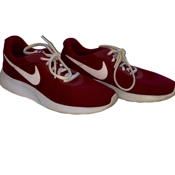 Women’s Nike Shoes. Size 9.5 - Picture 1 of 4